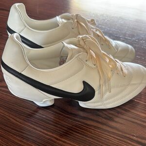 NIKE X COMME DES GARÇONS 
Leather Trainers